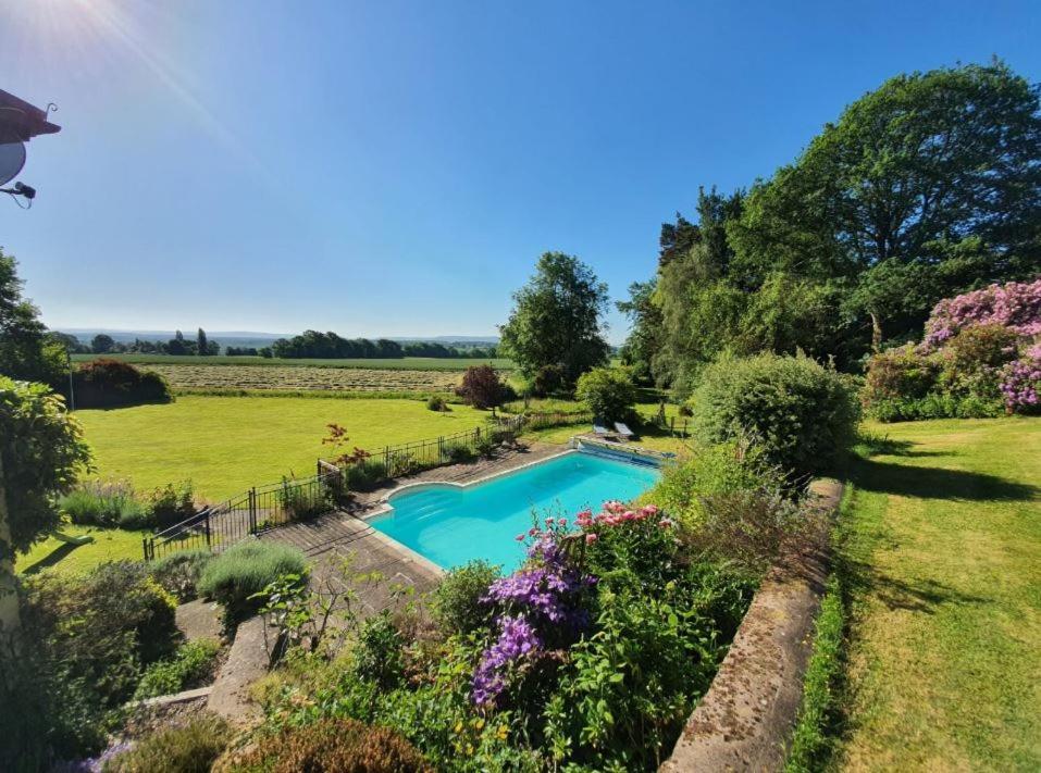 Gorgeously Secluded - The Hideaway With Pool Apartman Lyonshall Kültér fotó